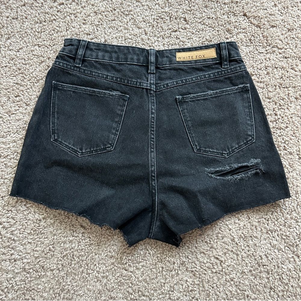 White Fox Vintage Black Hold On Tight Denim Shorts NWT Size Small - Picture 2 of 10